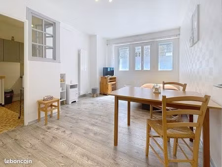 vend studio à dinan