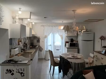 bel ensemble immobilier au cœur de lanvollon