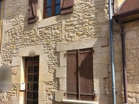 jolie petite maison de ville en pierre