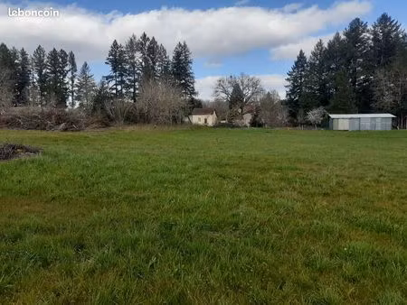 terrain à bâtir - savignac les églises - 1276 m2 - plat - plein sud - 24000 euros