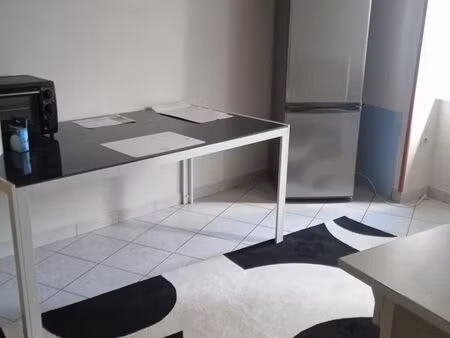 charmant studio meublé dès 1 er juillet baume