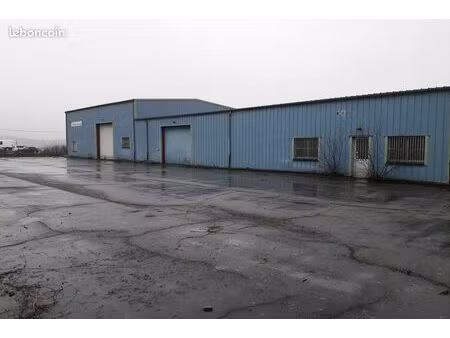 grand local avec extérieur zone besançon chalezeule