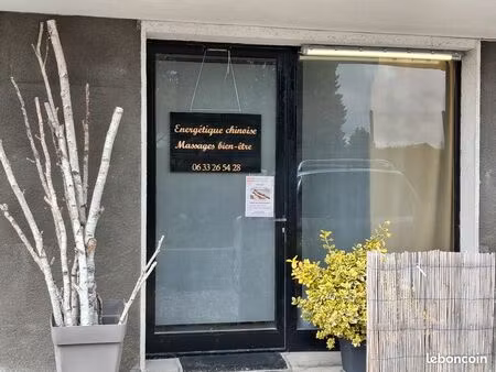local commercial orchamps vennes 18 m²