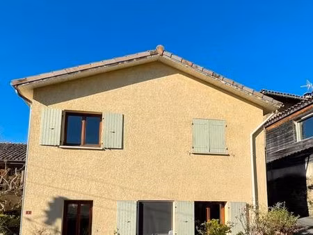 maison de village – 130 m² – 4ch – jardin + dépendance – fibre