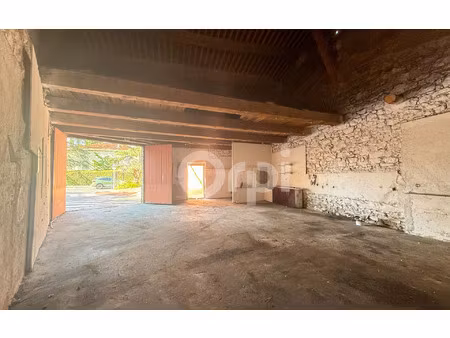 location stationnement  99 m² t- à roquebrune-sur-argens  560 €