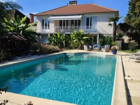 maison de ville avec jardin et piscine