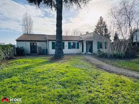 vente maison à niort (79000) : à vendre / 112m² niort
