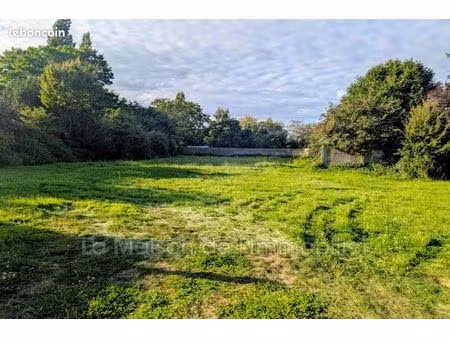 terrain 787 m² montaure