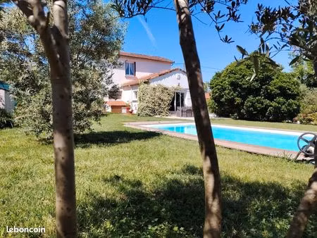 maison piscine dépendance