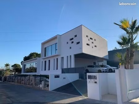 à vendre – locaux d’activité à vergèze (30310)