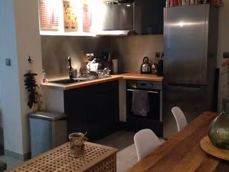 duplex 45m² - laudun centre + cours intérieure privative