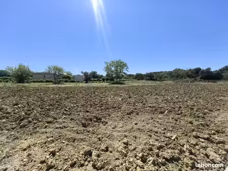 terrain 722 m² ayguesvives