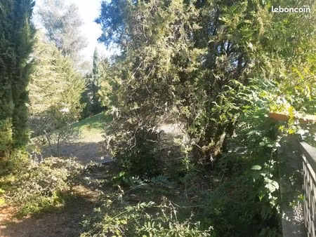 terrain 560 m² montrabe