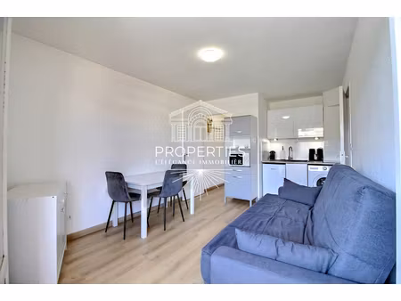 bormes - la faviere - 2 pieces - renove - terrasse / balcon - parking