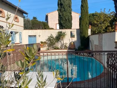 villa t6 au calme jardin intime - commodités accessibles a pied
