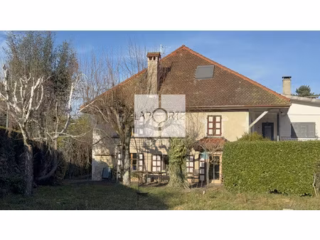 maison mitoyenne 5 pièces 143 m2 jardin + garages sain