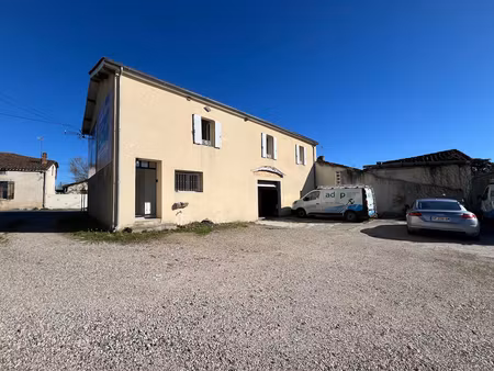 dans le secteur très recherché de st sylvestre sur lot (charmant village avec nombreux com