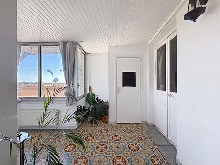 appartement centre de meximieux  2 chambres  1 bureau   82 m2
