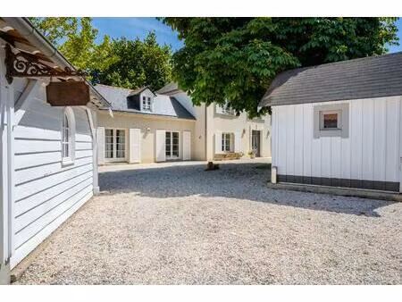 propriété familiale de charme et son jardin paradisiaque