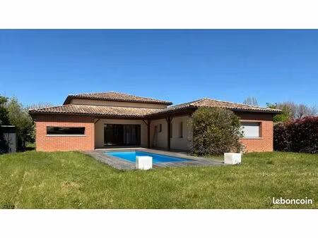 grande maison d’architecte 200m2 à brax au calme