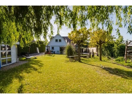 ruime instapklare villa met praktijkmogelijkheid