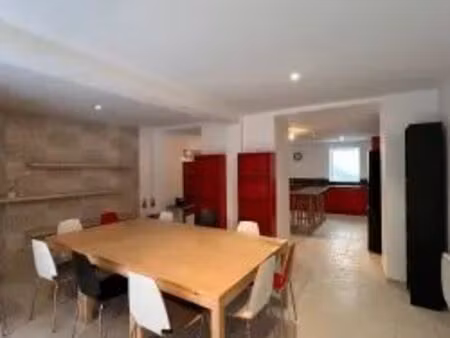 location local 56m²