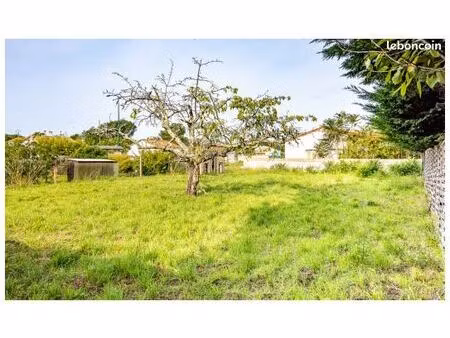 terrain 365 m² meursac