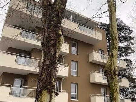 studio dans habitat bigénérationnel pour personnes âgées