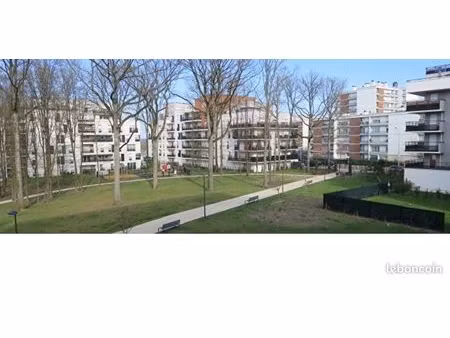 location f3 meublée + 2 places parking = 1195 euros charges comprises (eau  chauffage) à b