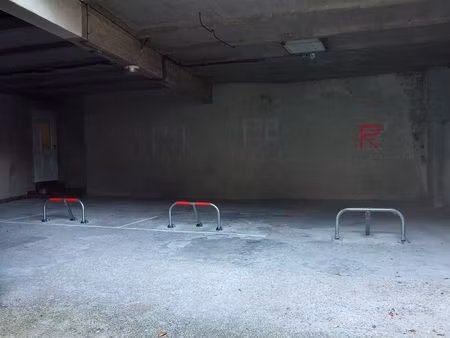 garage clos et fermé en centre ville de morlaix
