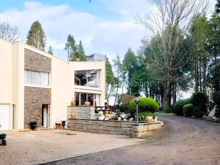 domaine de 157 m² à lannion