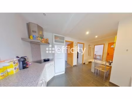 maison 10 pièces - 161 m²