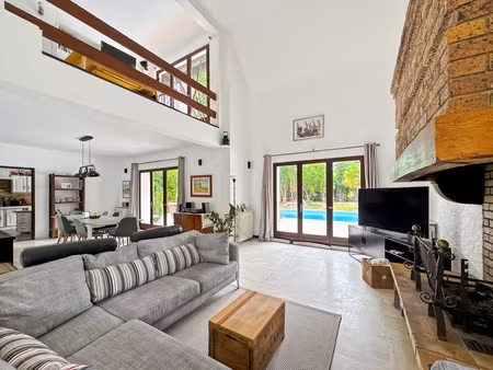 maison 10 pièces - 300 m²