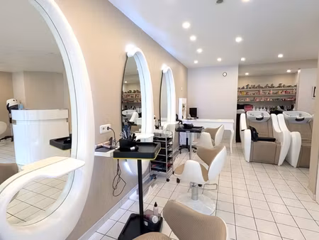 vente esthétique  coiffure 93 m²