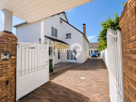 grande maison familiale avec logement indépendant calme absolu en arrière-lot