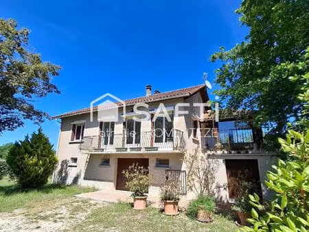 maison proche d'un village