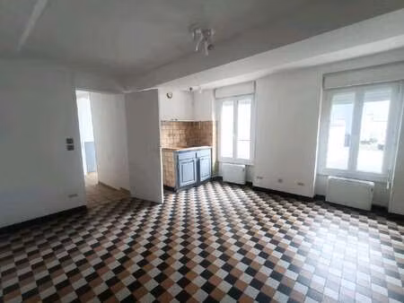 location appartement 2 pièces à port-en-bessin-huppain (14520) : à louer 2 pièces / 35m² p