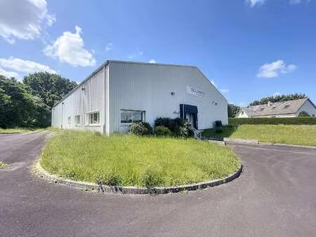 location bureaux et commerces à fervaches (50420) : à louer / 900m² fervaches