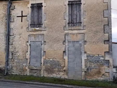 vente ferme 2 pièces 149 m² à val-d'auge (16170)  31 000 €