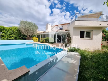 lattes centre - maison t6 de 204 m2 sur terrain de 615 m2 av