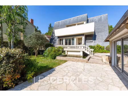 maison 6 pièces de 200 m²