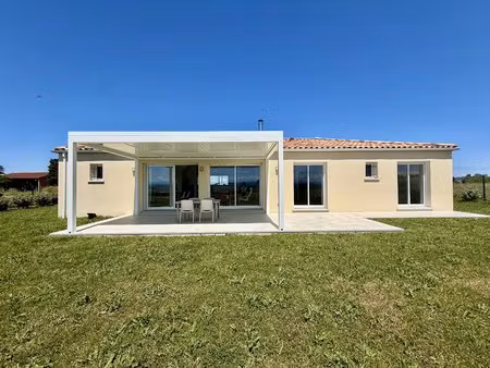 villa contemporaine avec vue imprenable et excellente performance énergétique