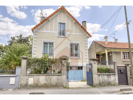 maison familiale  4 chambres avec charme de l'ancien  belle haut
