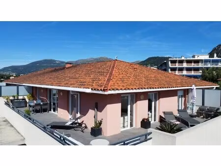 penthouse d’exception au cœur de vence – soleil  calme et vue sur la méditerranée