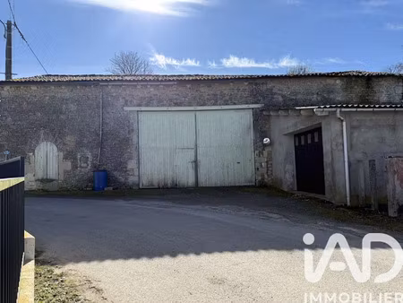 vente maison 2 pièces 250 m² à saint-germain-de-marencennes (17700)  61 000 €