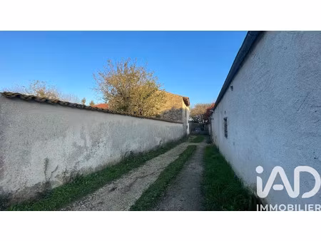 vente maison 3 pièces 95 m² à voissay (17400)  51 000 €