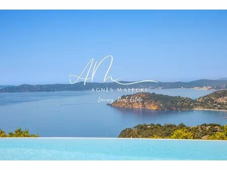 spectaculaire vue sur la mer pour cette propriete au rayol canadel haut