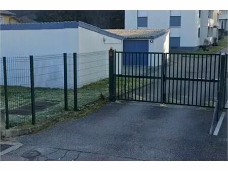 location parking decines charpieu 69150