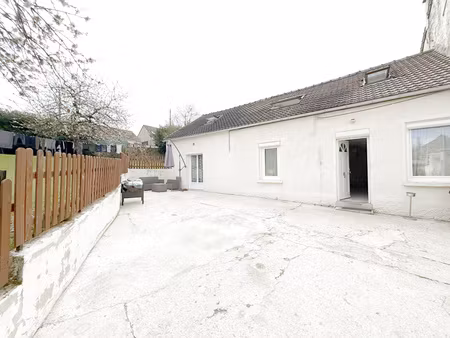 maison familiale 107m² - chambres - diag : c/a terrain hors zone inondable - le tout sur 6