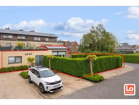instap klaar appartement met afzonderlijke garage op een gemakkelijk bereikbare locatie na